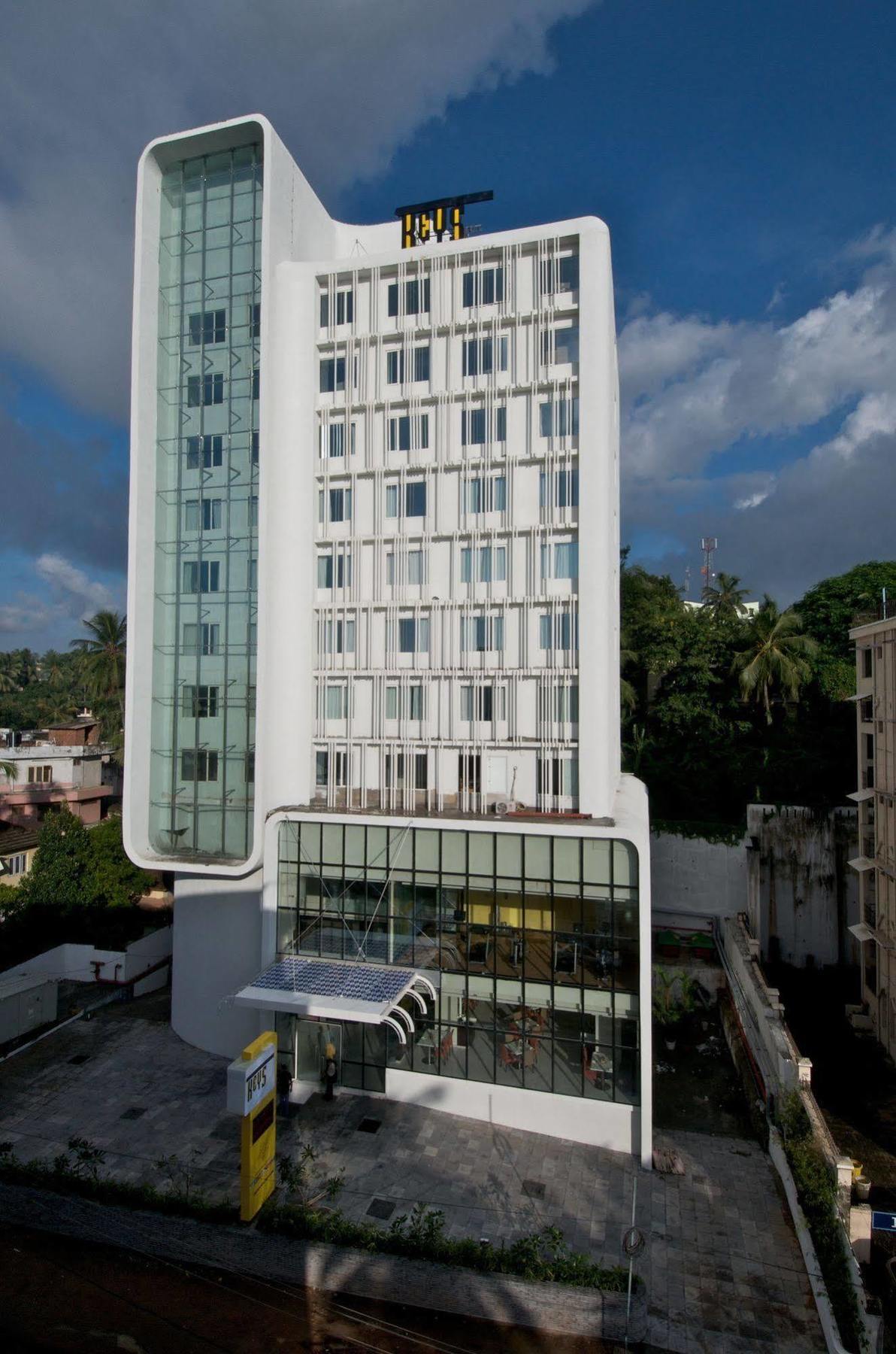 Keys Select By Lemon Tree Hotels, Thiruvananthapuram Buitenkant foto