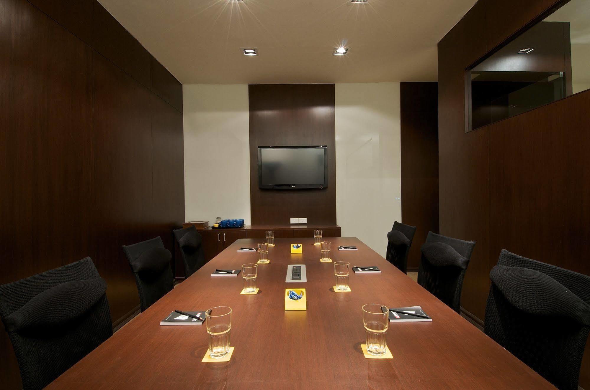 Keys Select By Lemon Tree Hotels, Thiruvananthapuram Buitenkant foto