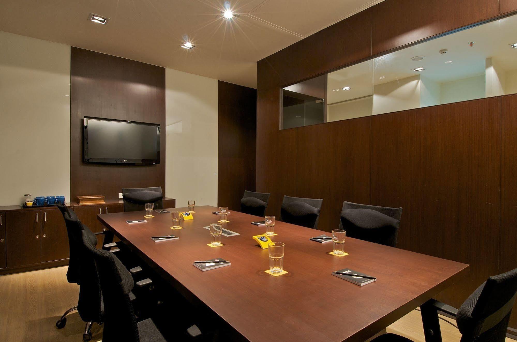 Keys Select By Lemon Tree Hotels, Thiruvananthapuram Buitenkant foto