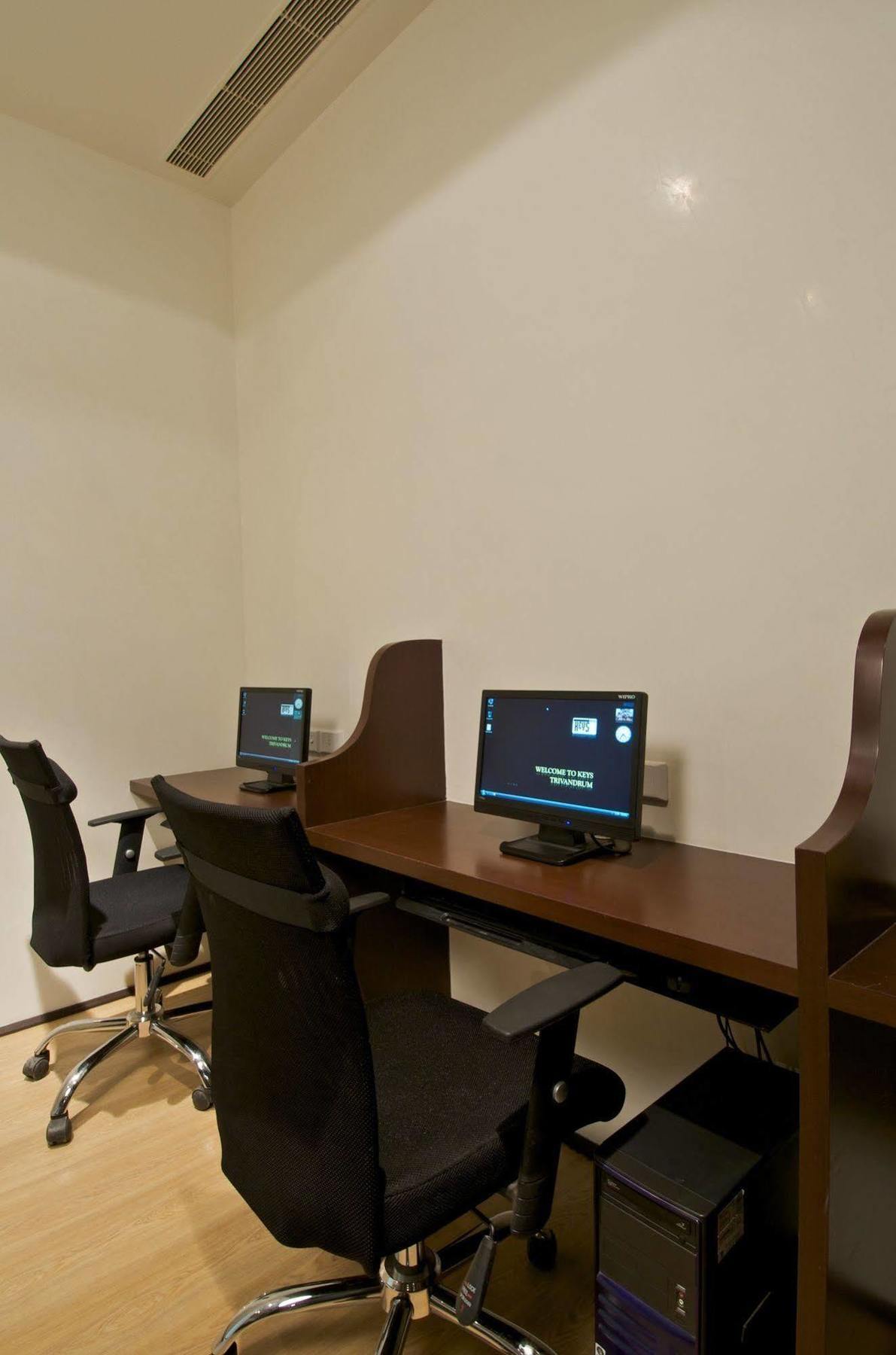 Keys Select By Lemon Tree Hotels, Thiruvananthapuram Buitenkant foto